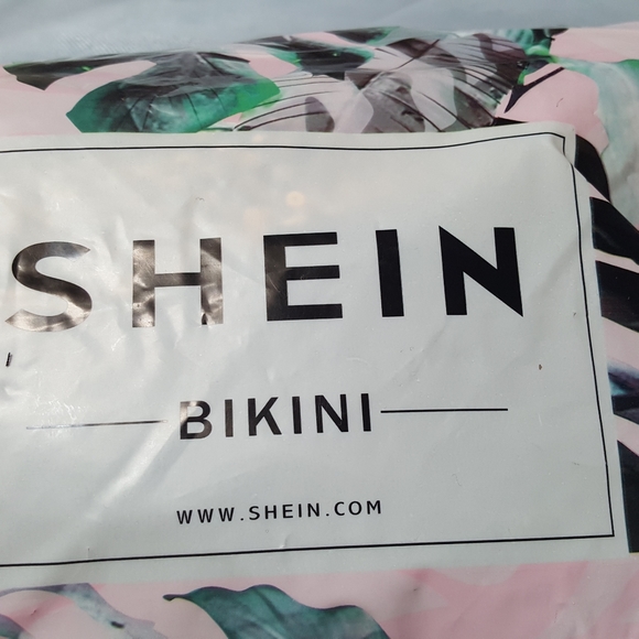 Black bikini - Picture 4 of 4